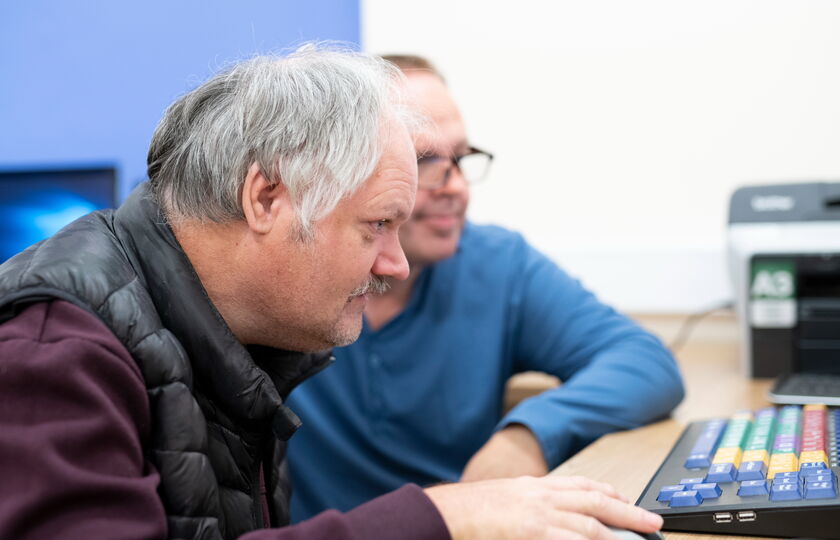 PWS Carlton Jason with staff Computer Session
